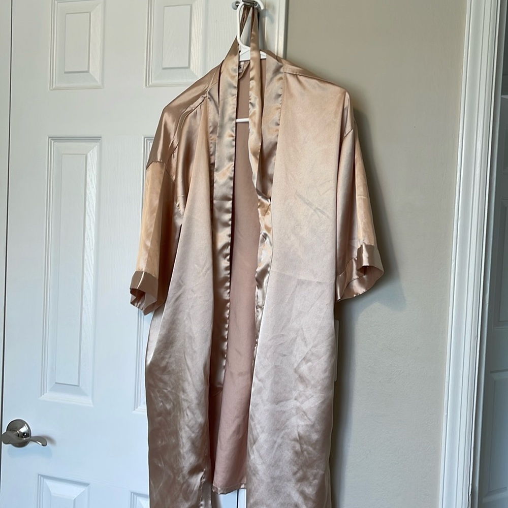 Size small silk pajama robe with tie
